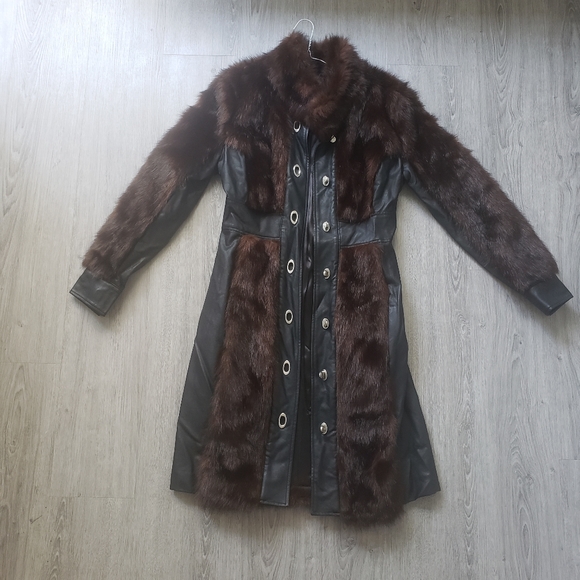 Coat - Picture 2 of 3